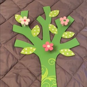 ADORABLE necklace hanger for bedroom or closet!